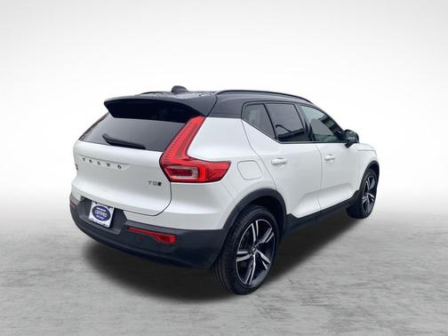 2021 Volvo XC40 T5 R-Design