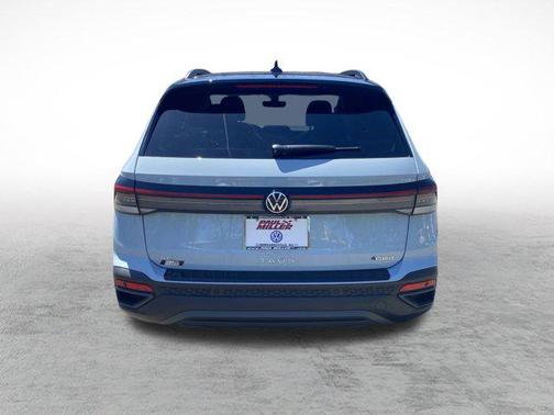 2025 Volkswagen Taos 1.5T SE Black
