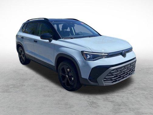 2025 Volkswagen Taos 1.5T SE Black