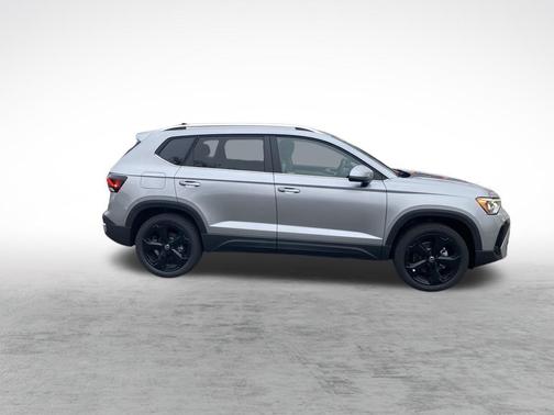 2026 Volkswagen Taos SEL