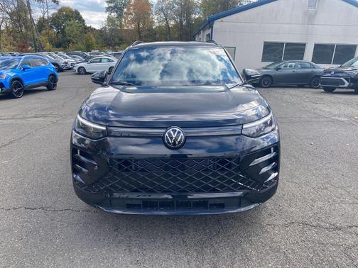 2025 Volkswagen Tiguan 2.0T SE R-Line Black 4MOTION