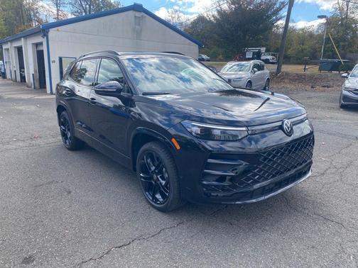 2025 Volkswagen Tiguan 2.0T SE R-Line Black 4MOTION