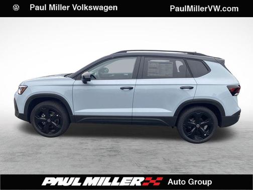 2025 Volkswagen Taos 1.5T SE Black