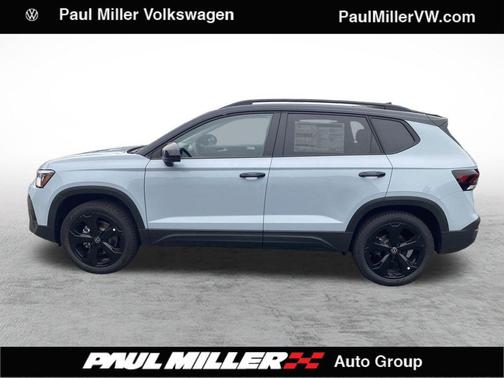 2025 Volkswagen Taos 1.5T SE Black
