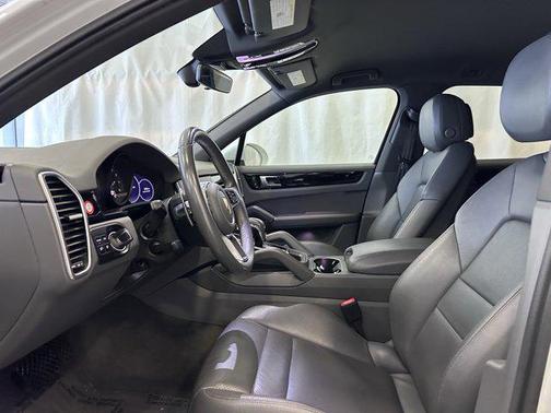 2022 Porsche Cayenne Platinum Edition