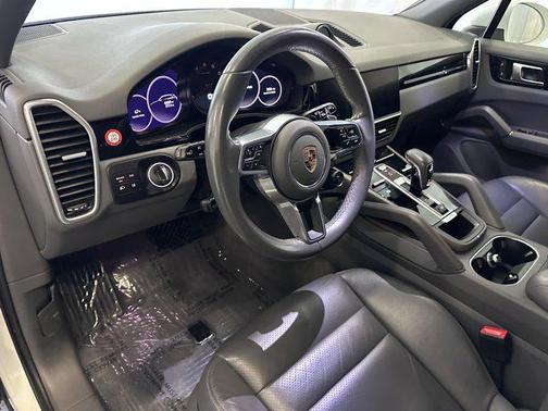 2022 Porsche Cayenne Platinum Edition