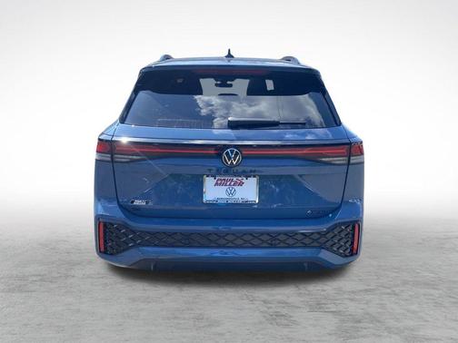 2025 Volkswagen Tiguan 2.0T SE R-Line Black 4MOTION