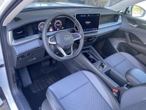 2025 Volkswagen Tiguan 2.0T SE 4MOTION