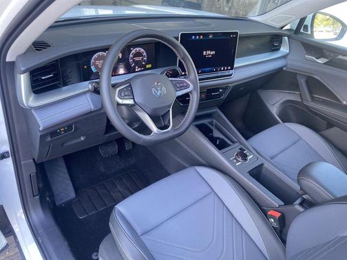2025 Volkswagen Tiguan 2.0T SE 4MOTION