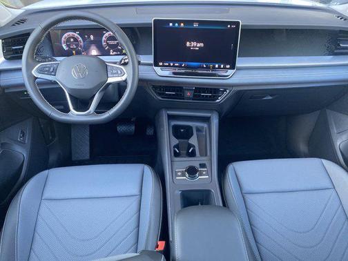 2025 Volkswagen Tiguan 2.0T SE 4MOTION