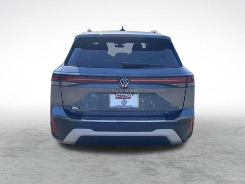 2025 Volkswagen Tiguan 2.0T SE 4MOTION
