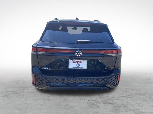 2025 Volkswagen Tiguan 2.0T SE R-Line Black 4MOTION