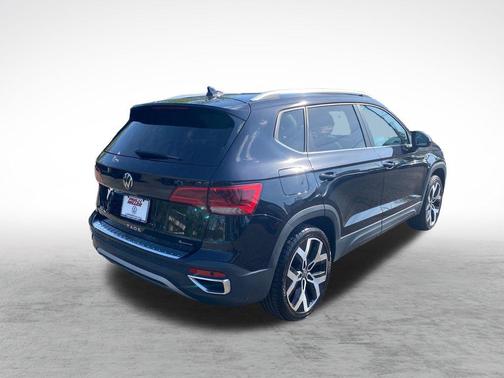 Deep Black 2022 Volkswagen Taos 1.5T SEL