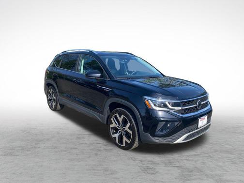 Deep Black 2022 Volkswagen Taos 1.5T SEL