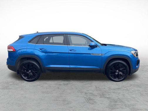 2024 Volkswagen Atlas Cross Sport 2.0T SE w/Technology 4MOTION