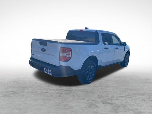 Oxford White 2025 Ford Maverick XLT