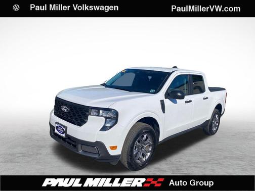 Oxford White 2025 Ford Maverick XLT