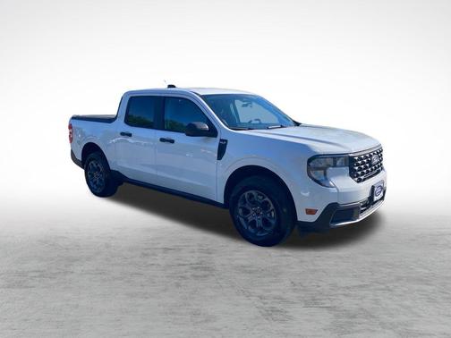 Oxford White 2025 Ford Maverick XLT