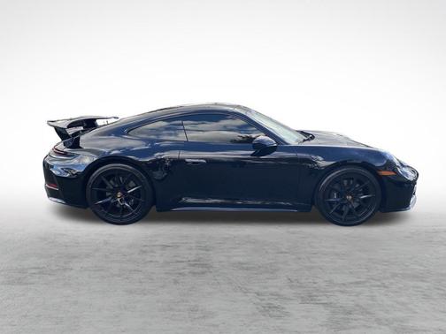 2025 Porsche 911 Carrera