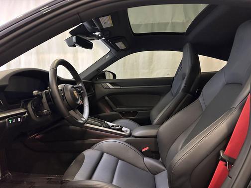 2025 Porsche 911 Carrera T