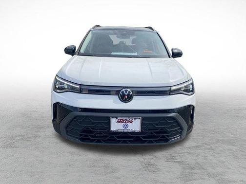 2025 Volkswagen Taos 1.5T SE Black