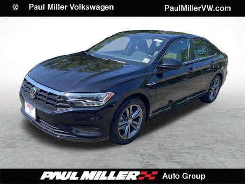 Deep Black 2021 Volkswagen Jetta 1.4T R-Line