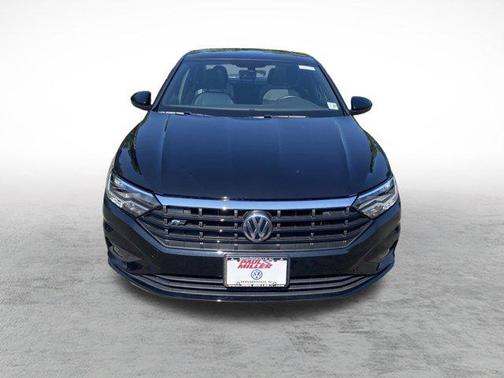 Deep Black 2021 Volkswagen Jetta 1.4T R-Line