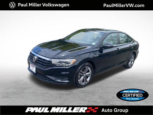 Deep Black 2021 Volkswagen Jetta 1.4T R-Line