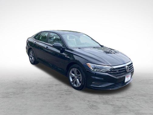 Deep Black 2021 Volkswagen Jetta 1.4T R-Line