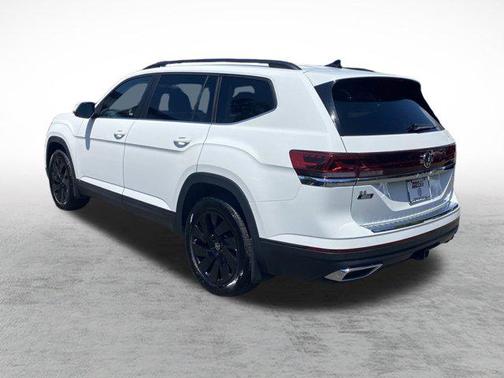 2024 Volkswagen Atlas 2.0T SE w/Technology 4MOTION