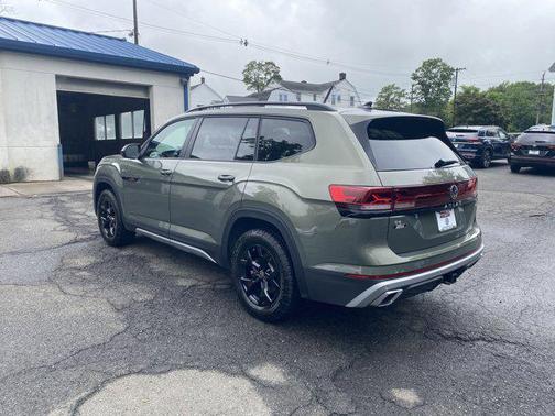 2025 Volkswagen Atlas 2.0T Peak Edition