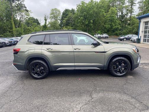 2025 Volkswagen Atlas 2.0T Peak Edition