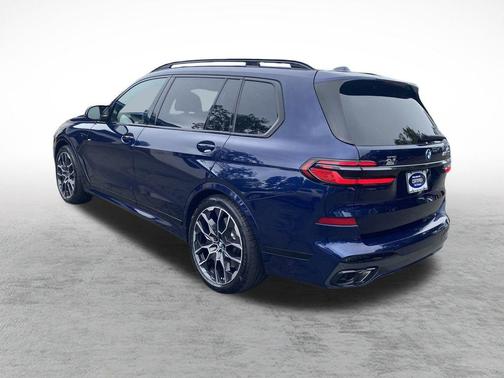 2025 BMW X7 M60i