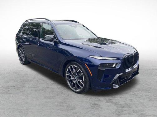 2025 BMW X7 M60i