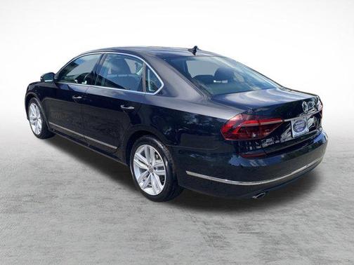 2018 Volkswagen Passat 2.0T SEL Premium