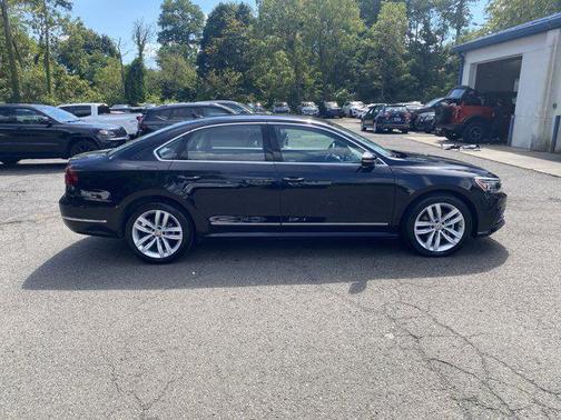 2018 Volkswagen Passat 2.0T SEL Premium