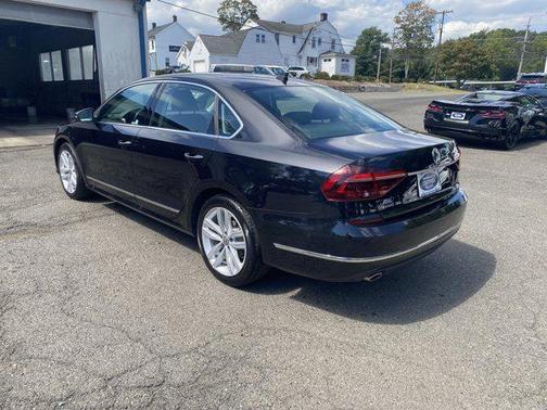 2018 Volkswagen Passat 2.0T SEL Premium