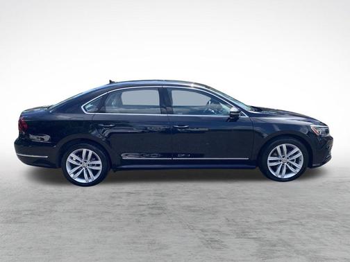 2018 Volkswagen Passat 2.0T SEL Premium