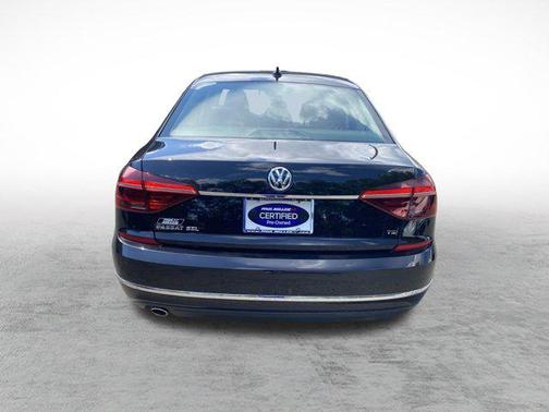 2018 Volkswagen Passat 2.0T SEL Premium