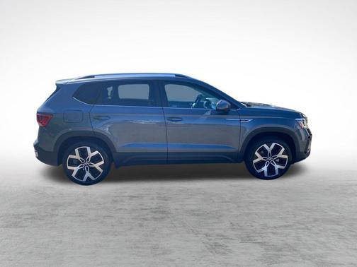 Platinum Gray Metallic 2023 Volkswagen Taos 1.5T SEL