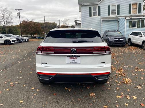 2026 Volkswagen Atlas Cross Sport 2.0T SE