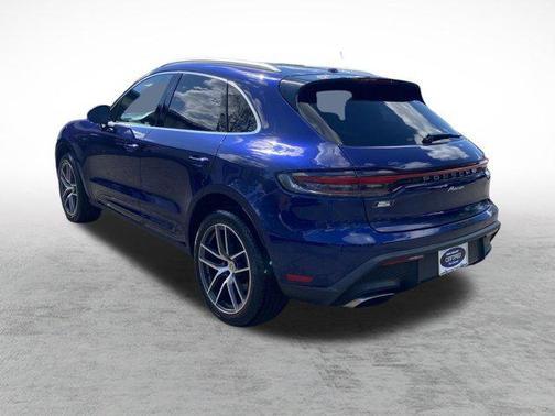 2022 Porsche Macan Base