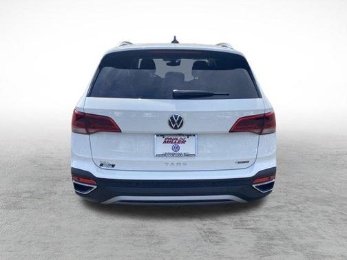 2024 Volkswagen Taos 1.5T SEL
