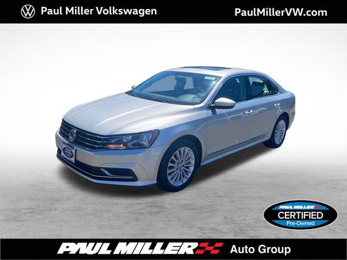 Reflex Silver Metallic 2017 Volkswagen Passat 1.8T SE