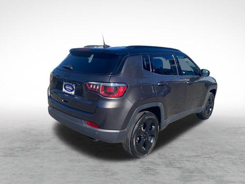 Granite Crystal Metallic Clearcoat 2018 Jeep Compass Latitude