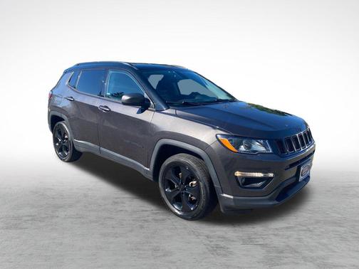 Granite Crystal Metallic Clearcoat 2018 Jeep Compass Latitude