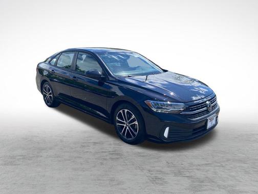 Deep Black 2023 Volkswagen Jetta 1.5T Sport