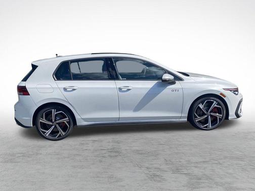 2025 Volkswagen Golf GTI 2.0T SE DSG