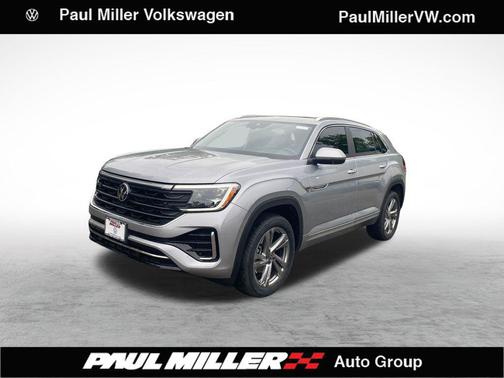 Silver Mist Metallic 2024 Volkswagen Atlas Cross Sport 2.0T SEL