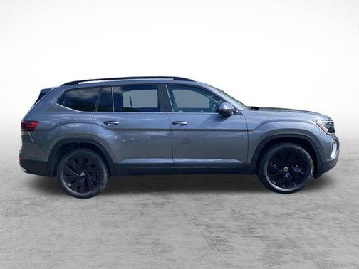 2025 Volkswagen Atlas 2.0T SE w/Technology 4MOTION